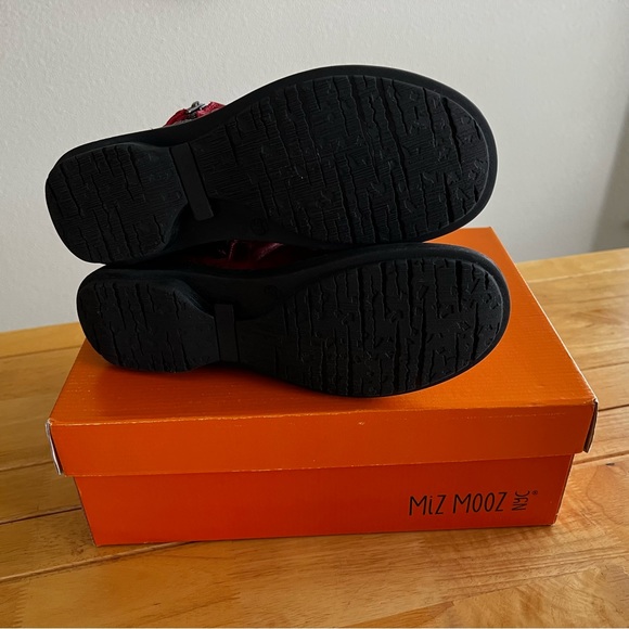 BNWB Miz Mooz size 37 women’s red ankle boots - Picture 4 of 6